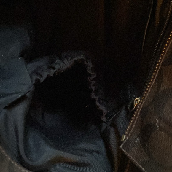 Coach diaper bag with adjustable and removable shoulder strap - Picture 15 of 15